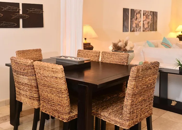 Ground Floor Oceanfront El Faro Condo, Great For Families Coral 101 *