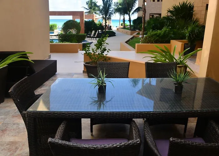 Ground Floor Oceanfront El Faro Condo, Great For Families Coral 101 Hotel