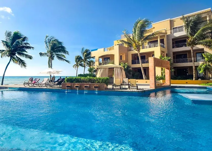 Hotel Ground Floor Oceanfront El Faro Condo, Great For Families Coral 101 Playa del Carmen