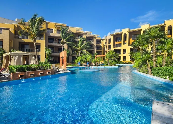 Ground Floor Oceanfront El Faro Condo, Great For Families Coral 101 *